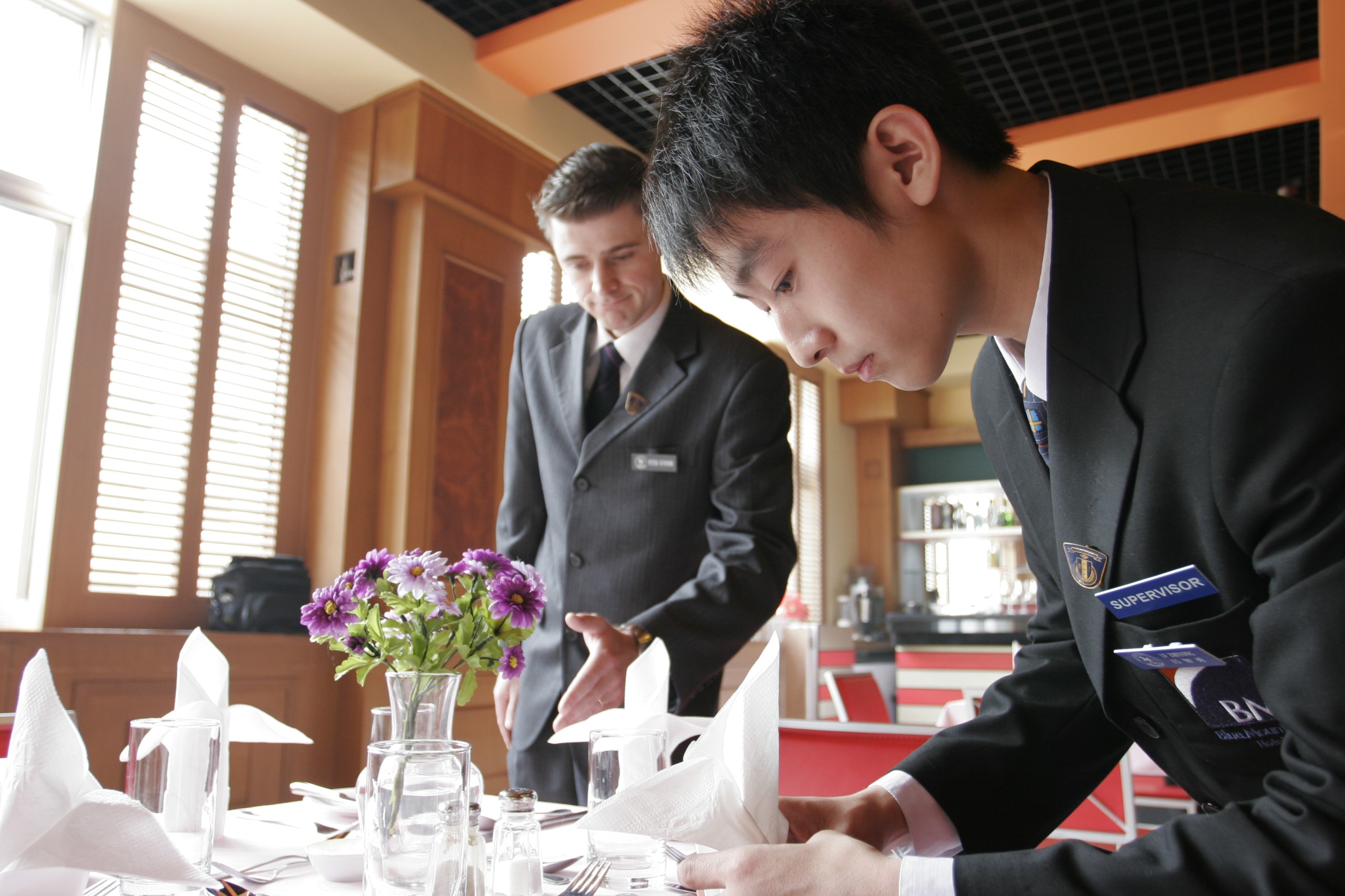 重磅炸弹 加拿大政府启动全球技能战略，酒店管理教育迎来新机遇